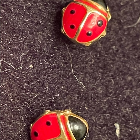 14k yellow gold ladybug stud earrings - Picture 5 of 7